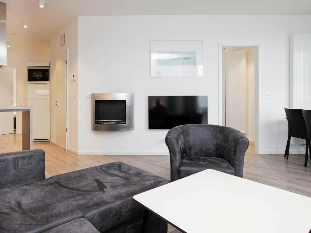 Apartment 8 Person In